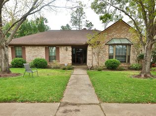7515 Coachwood Dr, Houston, TX 77071
