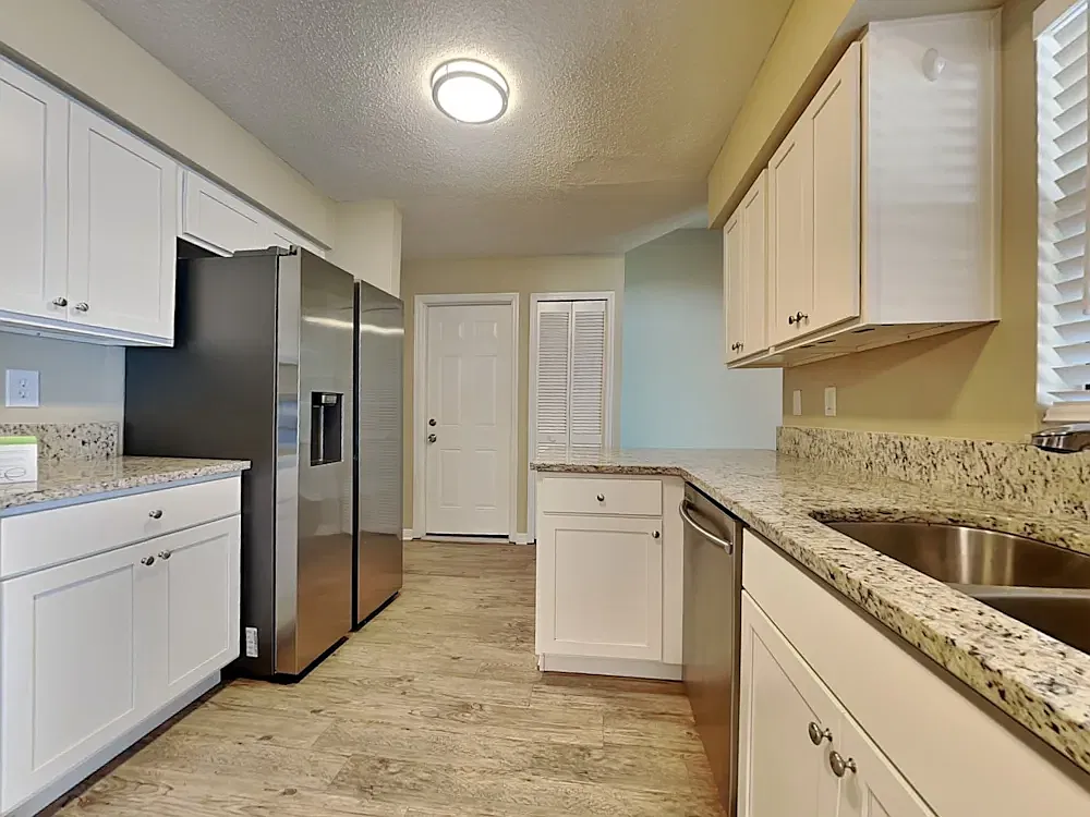 3 bed, 1435 sqft, $1,400 — Photo 3