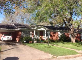 114 Bohman St, Cuero, TX 77954