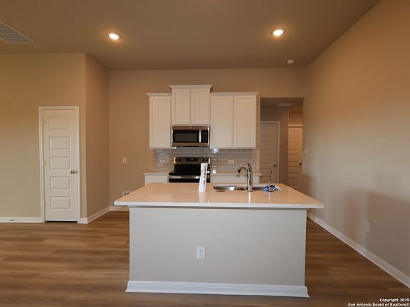 4th image of 10418 White Hart Lane