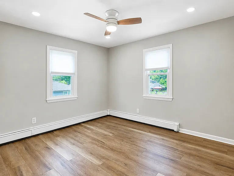 253 Beachview St #B — Photo 9