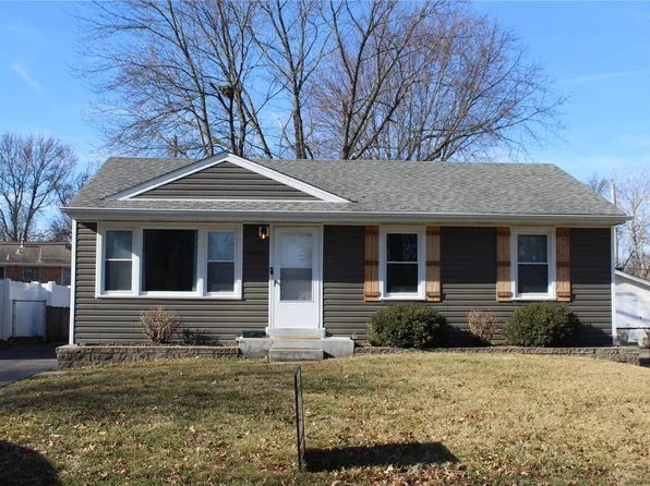 3625 Saint Sebastian Ln, Saint Ann, MO 63074