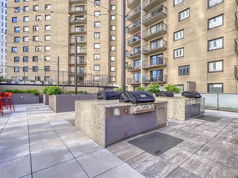 121 Washington Ave S #404 — Photo 27