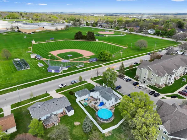 1301 Jackson St, Stoughton, WI 53589