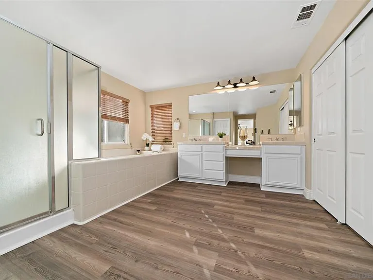 Master Bath Upstairs