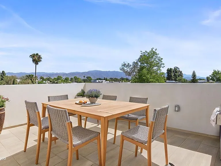 10842 Peach Grove St #2 — Photo 34