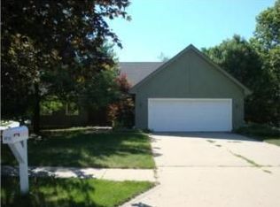 6712 N Camden Ct, Kansas City, MO 64151