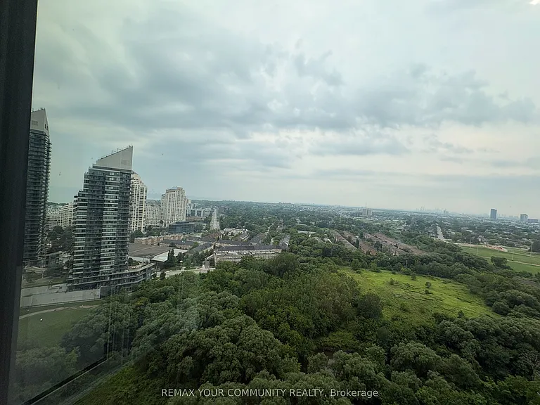 10 Park Lawn Rd #2404 — Photo 42