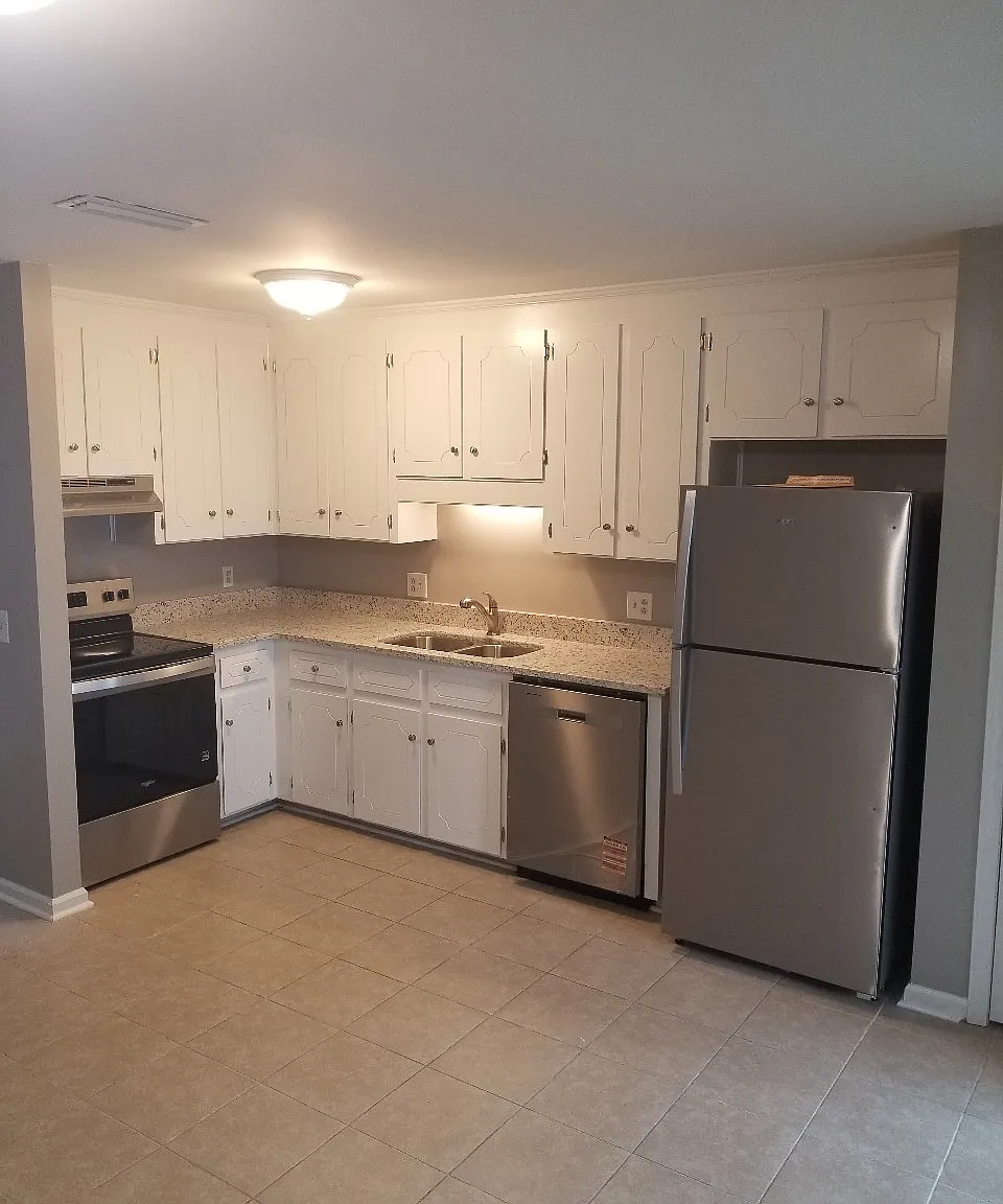 2 bed, 1.5 bath, 1100 sqft, $950 — Photo 2