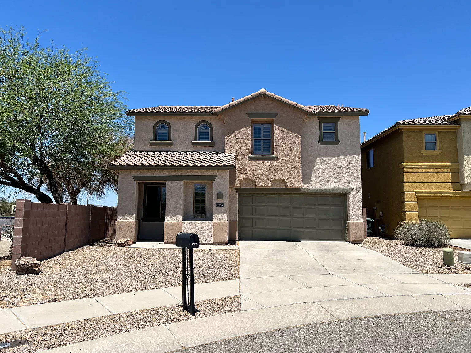 4 bed, 1900 sqft, $3,000 — Photo 1