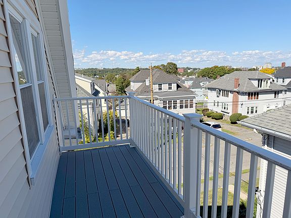 4th image of 62 Bennington St #3