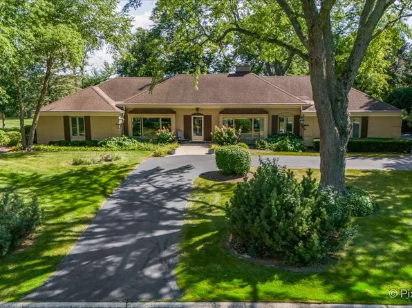 169 Crestview Ct, Barrington, IL 60010