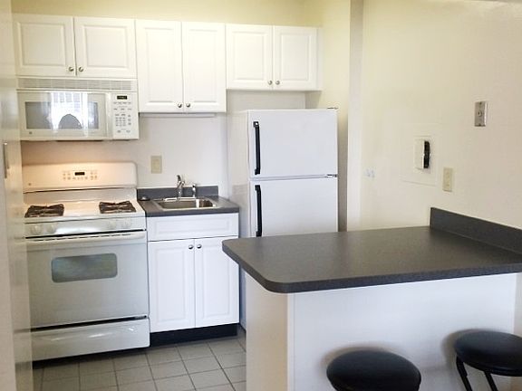 3rd image of 4400 E West Hwy APT T210