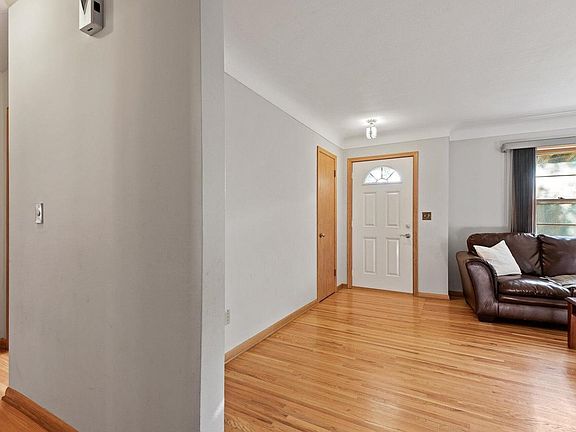 5th image of 7111 Knollwood Dr
