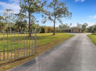 230 11th St SW, Naples, FL 34117