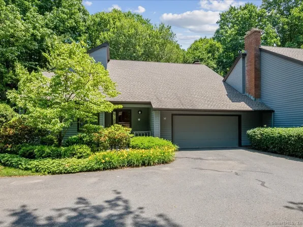 32 Ironwood Road #32, West Hartford, CT 06117