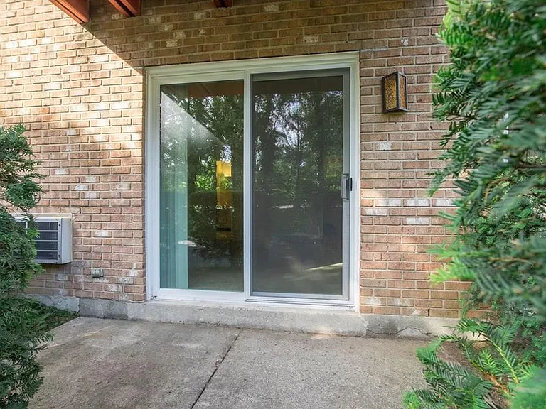 2344 Glenheath Dr — Photo 6