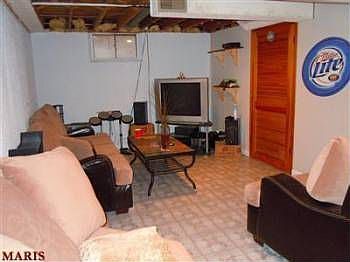 2nd image of 120 La Havre Cir