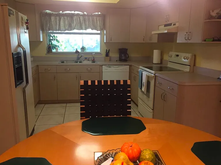 8840 Larwin Ln — Photo 5