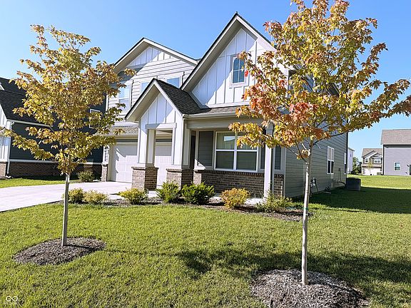 3rd image of 1161 Elmwood Ln