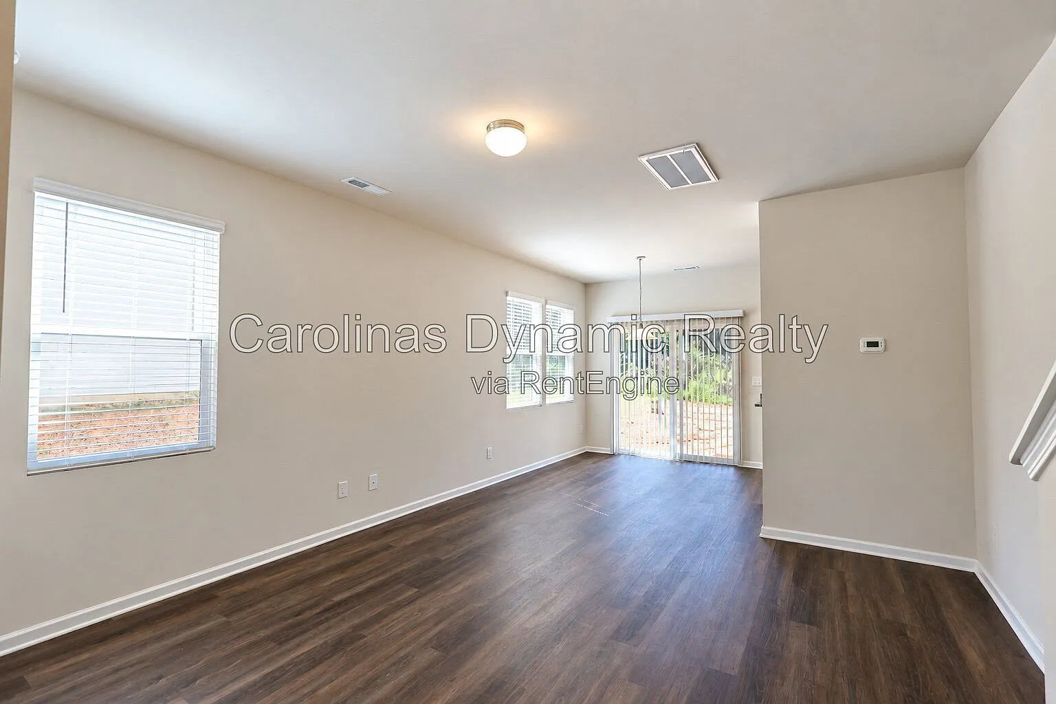 4 bed, 2.5 bath, 1738 sqft, $2,200 — Photo 3