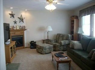 6183 Forest Hills Dr, Dubuque, IA 52002