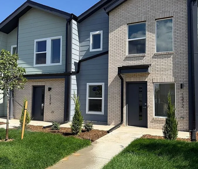 Akron Townhomes — Photo 26