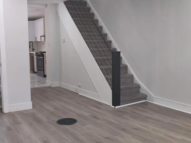 2324 Watkins St — Photo 4