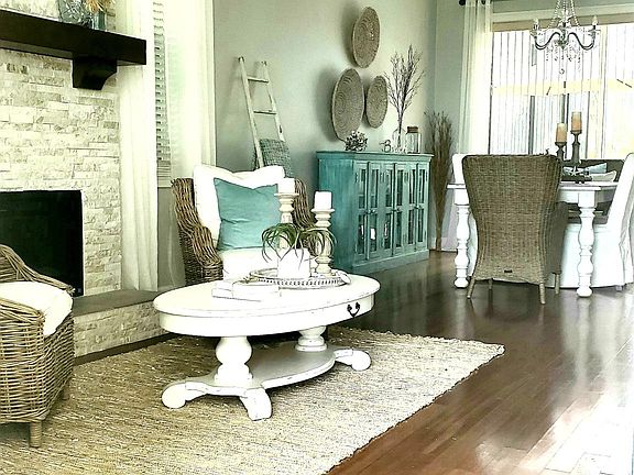 Formal sitting/living area