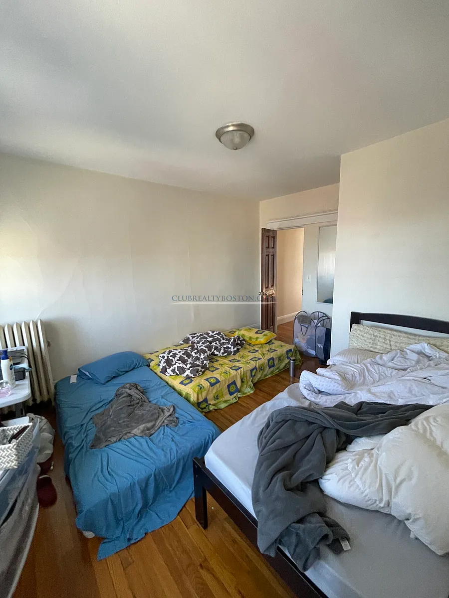 Building Photo - 244 Kelton St #16