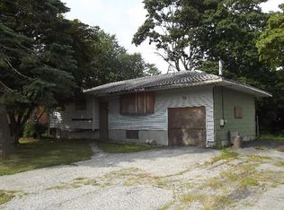 22 Glenda Dr, Deer Park, NY 11729