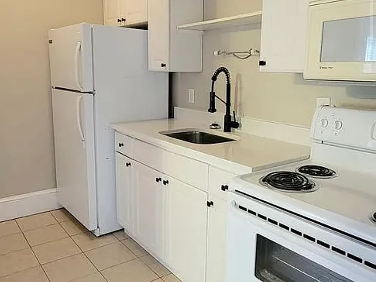 1724 Copeland St #4 — Photo 4