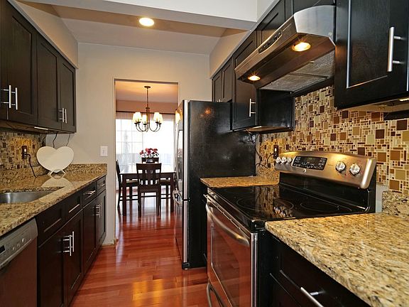 5th image of 9940 Longford Ct