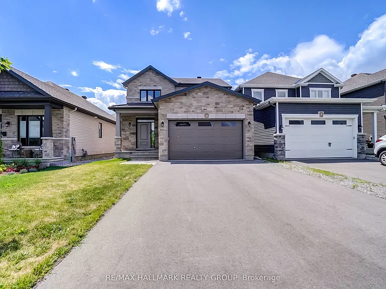 1110 Beckett Cres — Photo 1