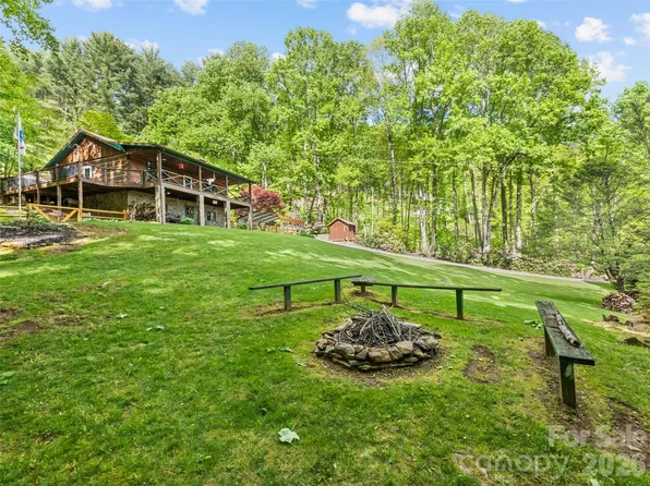 1073 Lentini Dr, Waynesville, NC 28785