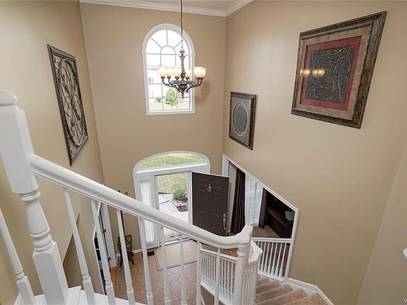 3rd image of 29 Parkedge Dr