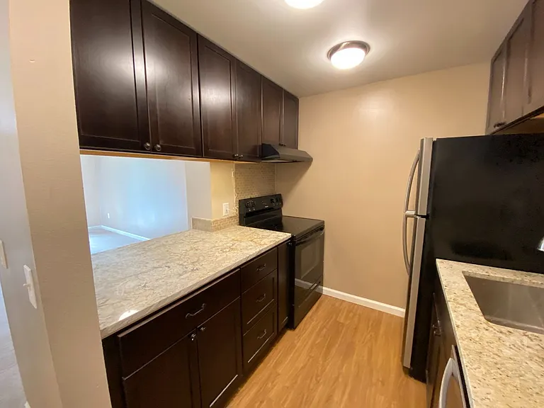 936 Village Way — Photo 11