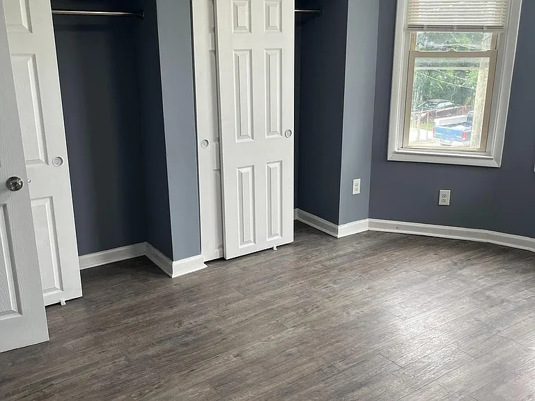 318 Powell St — Photo 21