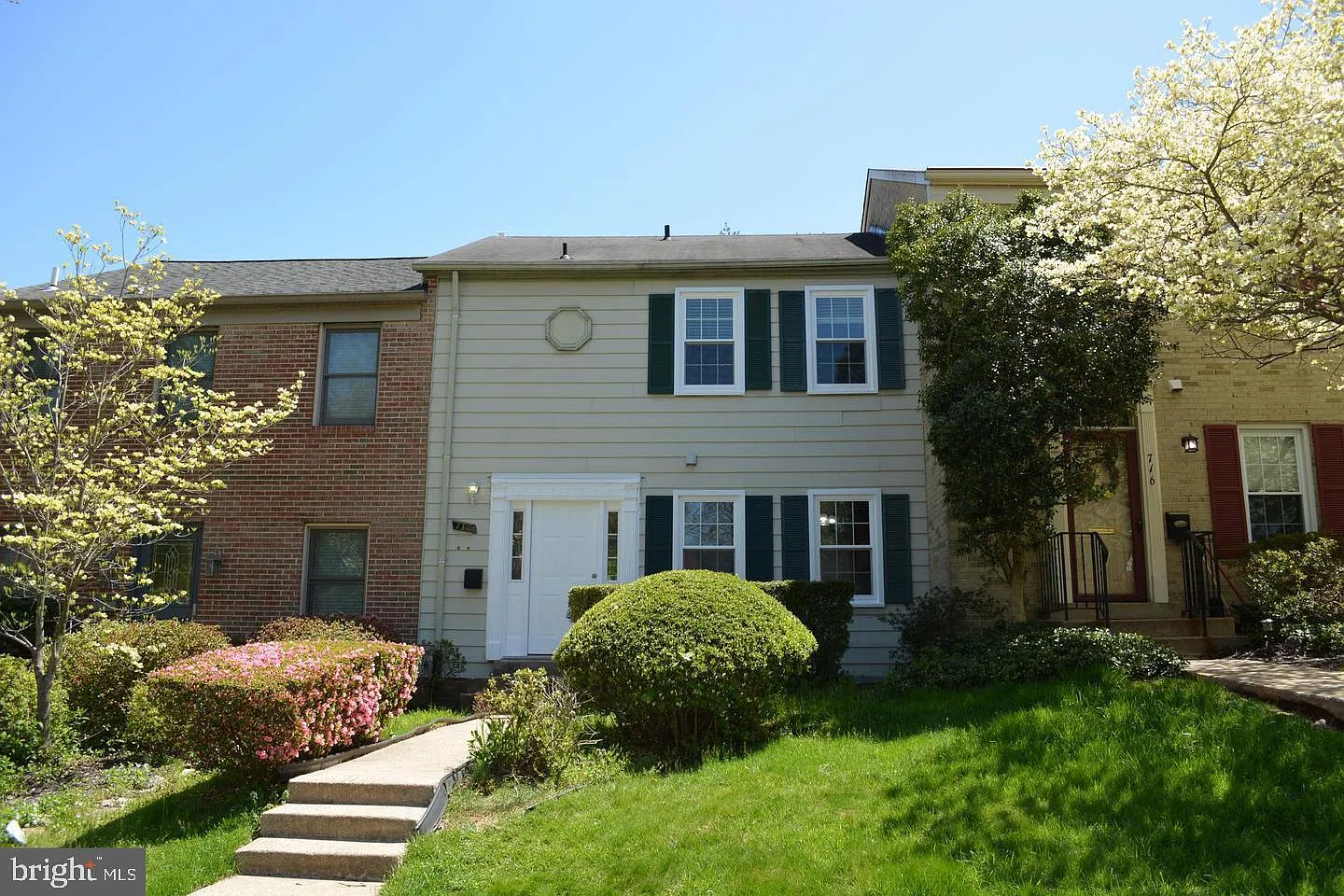 3 bed, 2.5 bath, 1732 sqft, $2,800 — Photo 1