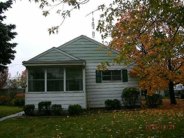 2nd image of 1420 Oakmont St