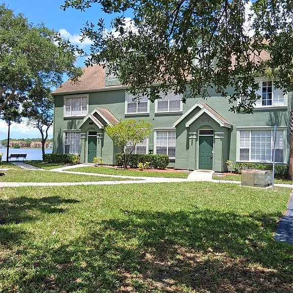 9020 Lake Chase Island Way #9020 — Photo 2