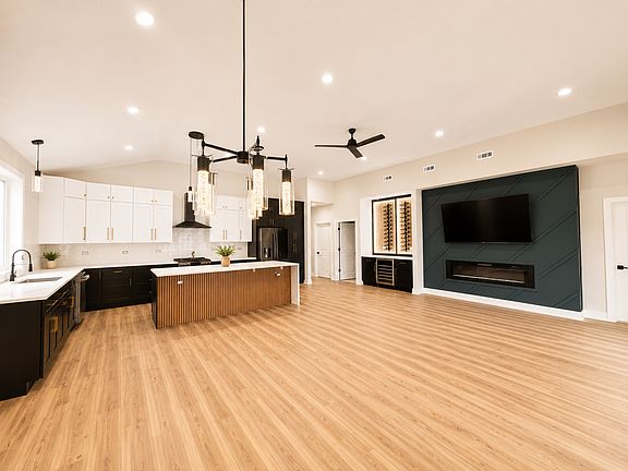 4th image of 217 46th Ave