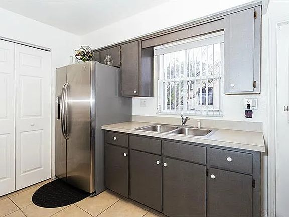 3rd image of 800 N 8th St
