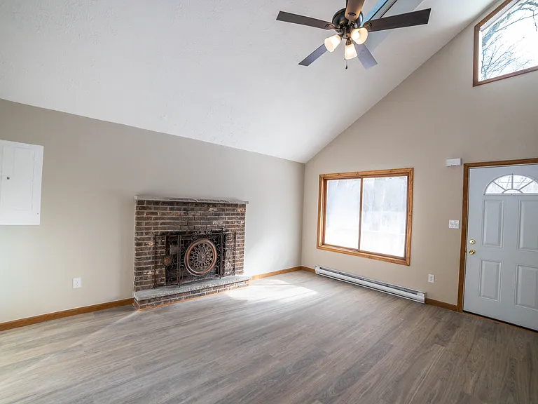 9640 Stony Hollow Dr — Photo 11