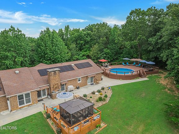 2nd image of 1737 Oakdale Dr