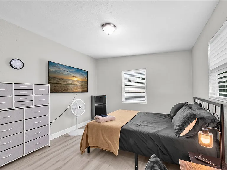 1349 Woodbine St — Photo 34