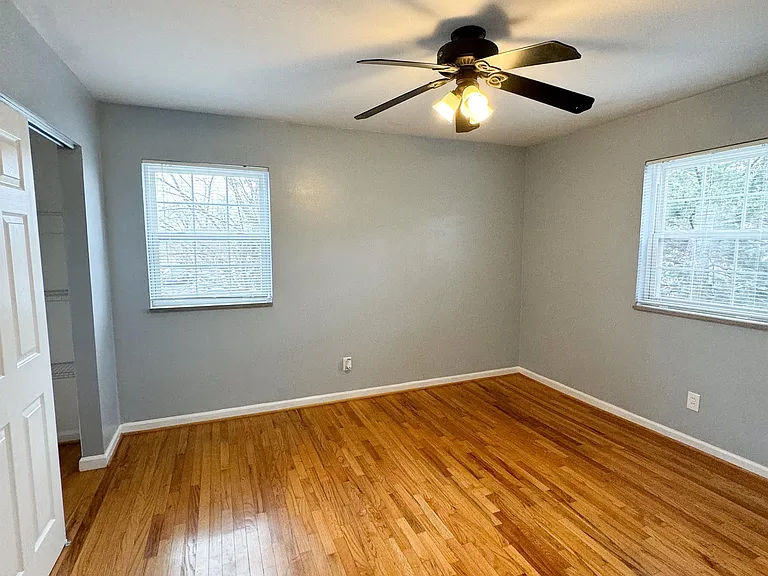 2705 Laclede Station Rd #A — Photo 10