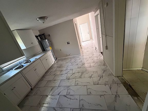 4th image of 3044 Green Rd