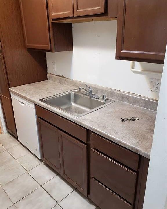2nd image of 30052 W Twelve Mile Rd Unit 71