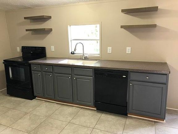 5th image of 565 E Beaver Creek Dr